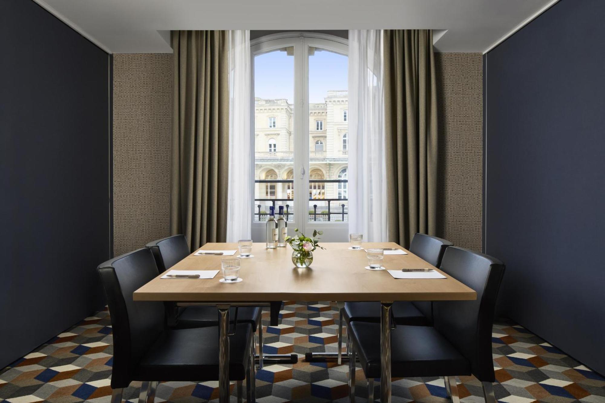 Nh Gare De L'est Hotel